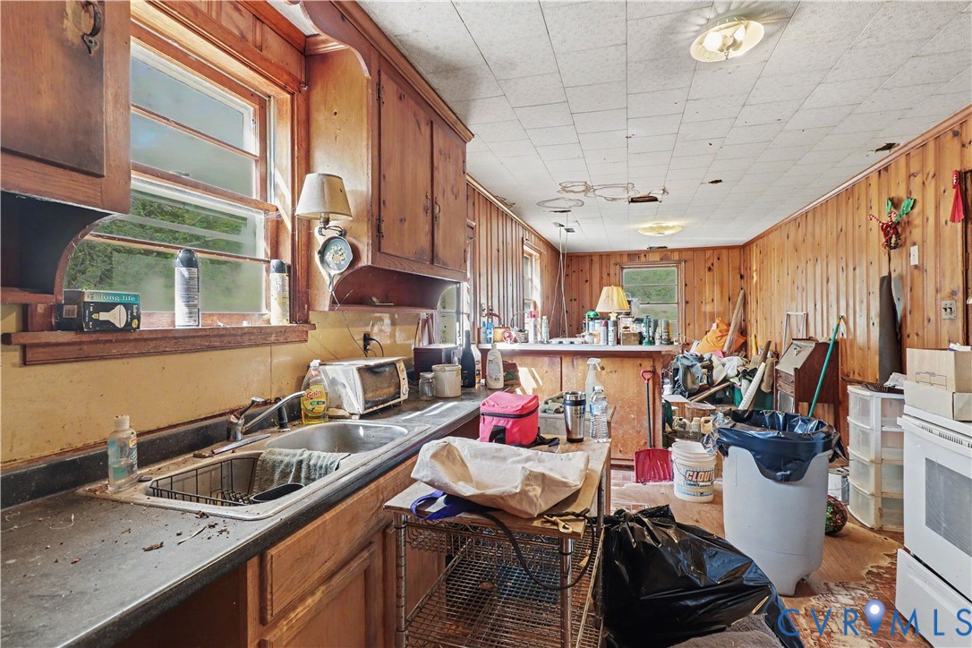 12466 Greenwood Rd Property Photo 14