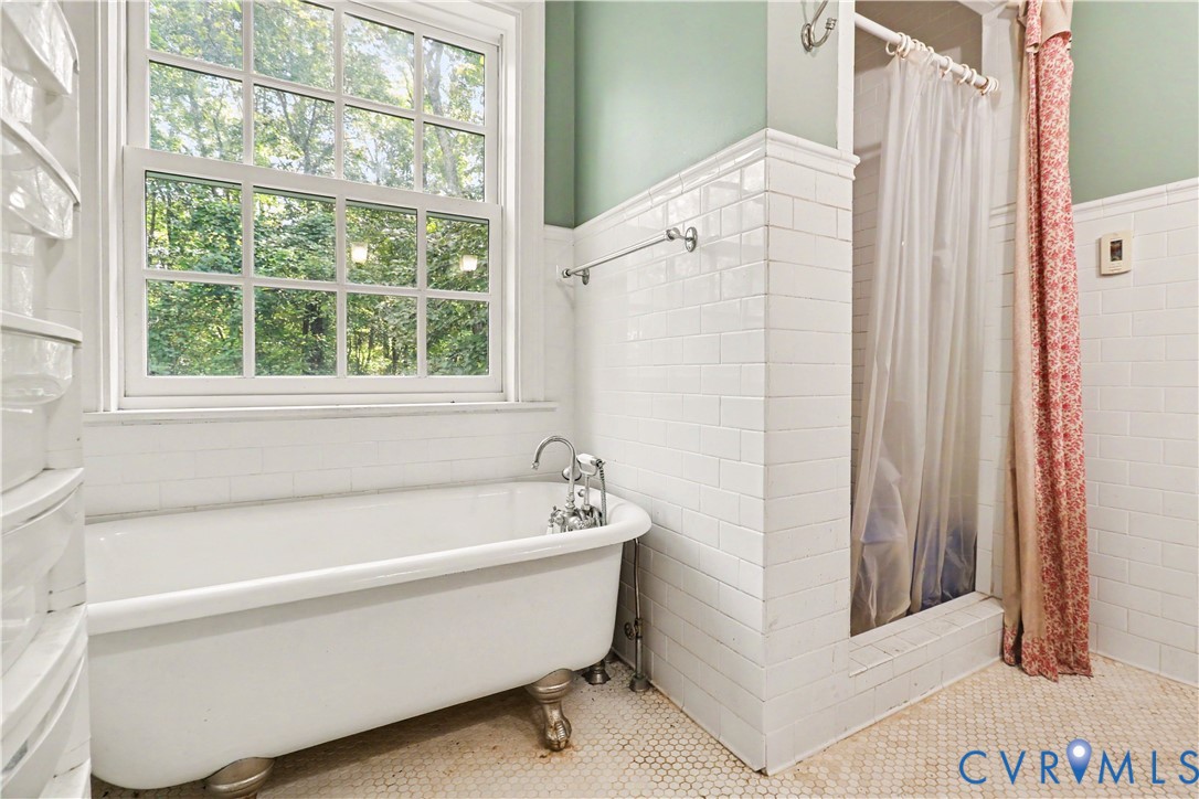 12466 Greenwood Rd Property Photo 17