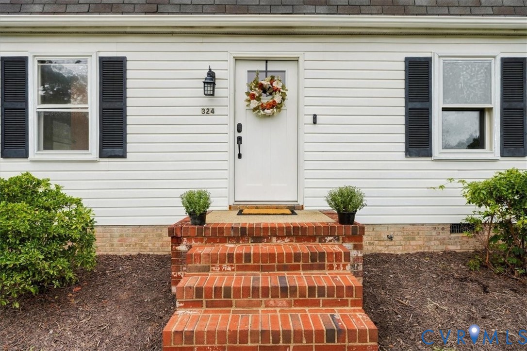324 Flicker Dr Property Photo 3