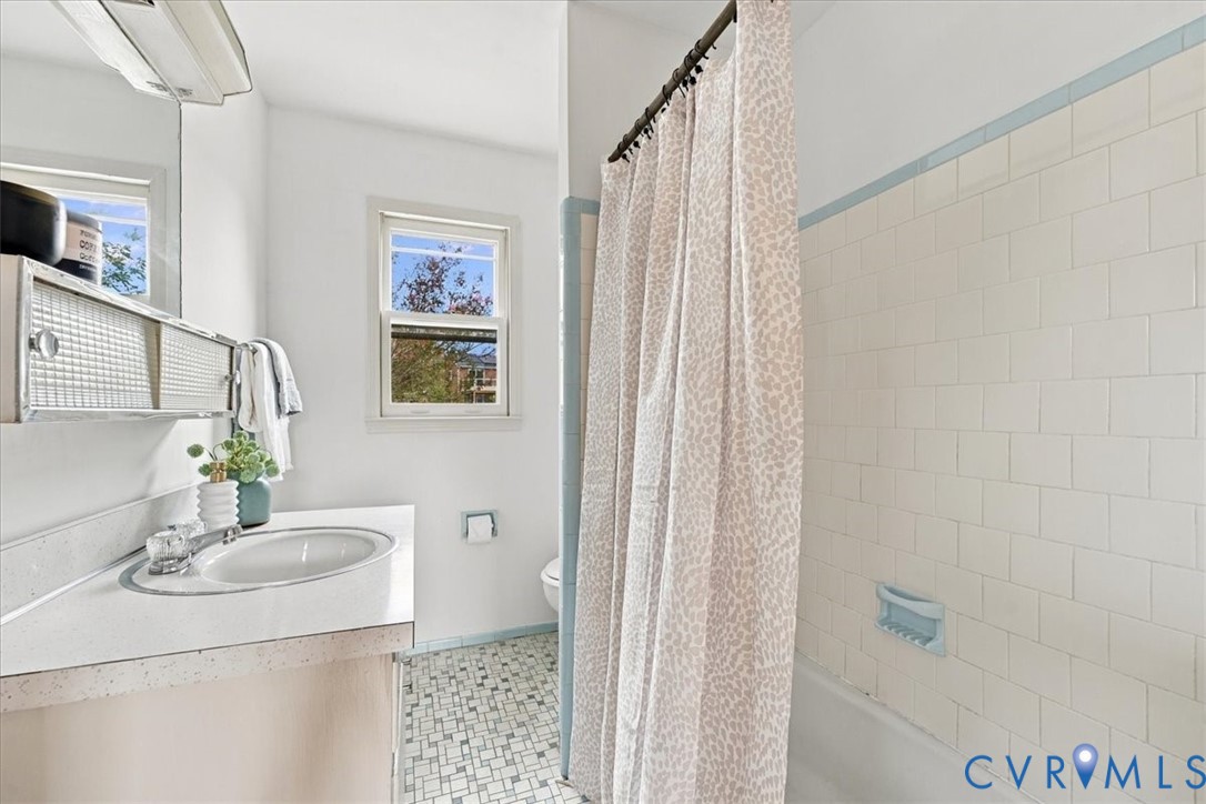 324 Flicker Dr Property Photo 28