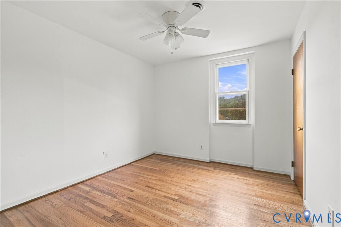 324 Flicker Dr Property Photo 29