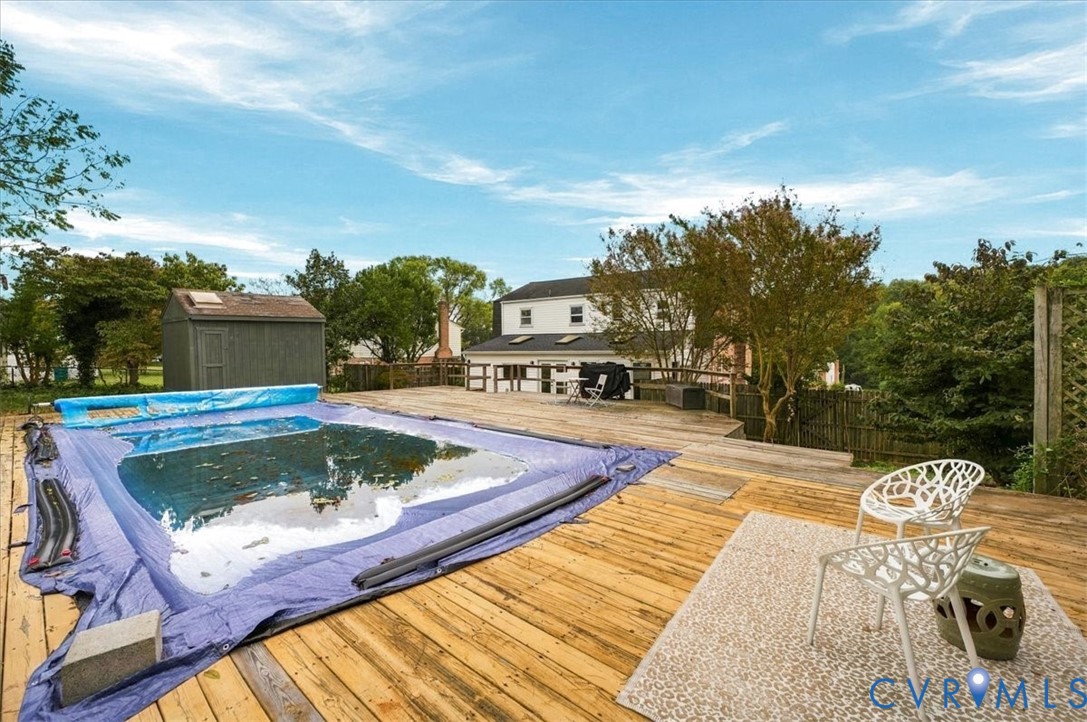 324 Flicker Dr Property Photo 43