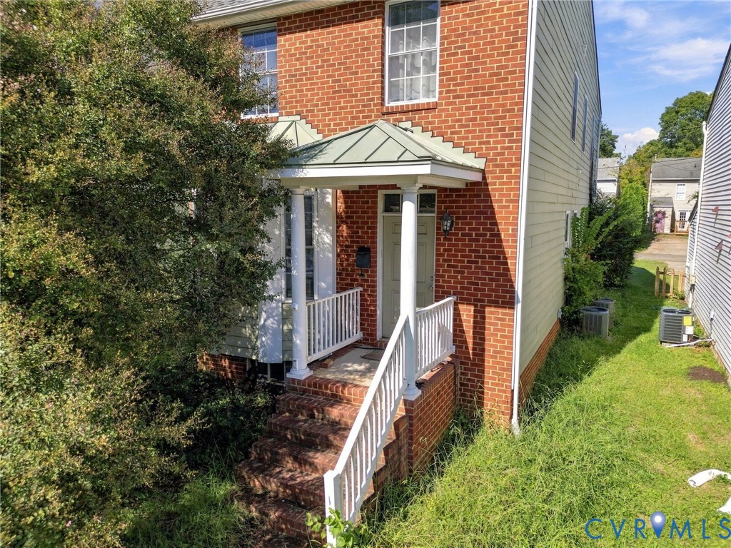 1306 Idlewood Ave Property Photo 2