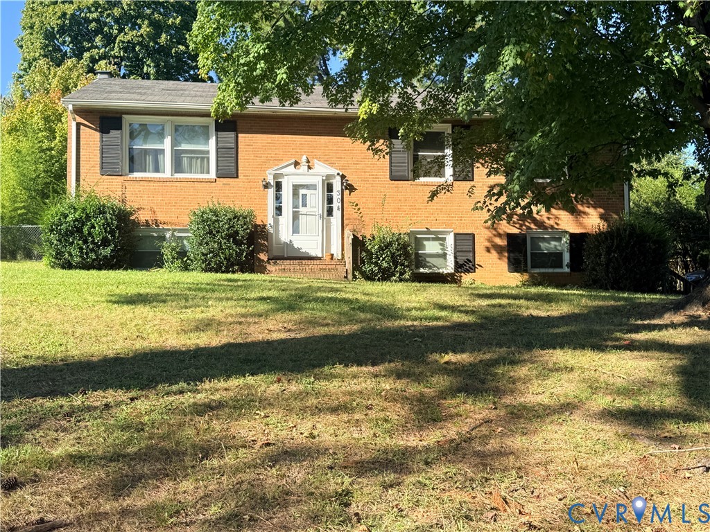 304 Flicker Dr Property Photo 1