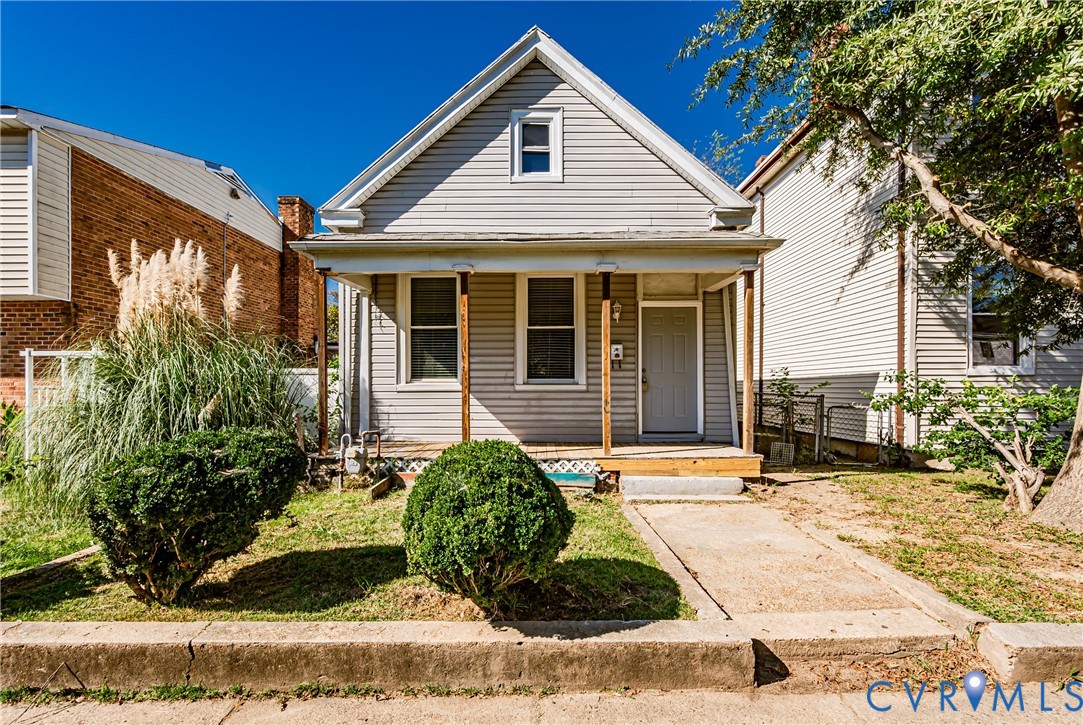 2011 Chicago Ave Property Photo 1