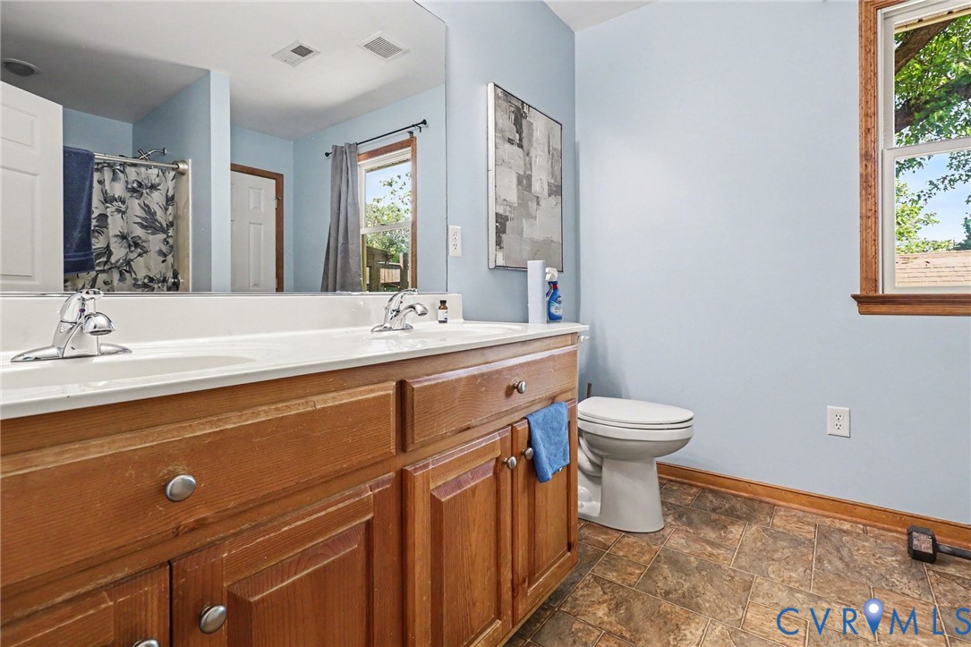 1100 Dotson Rd Property Photo 9