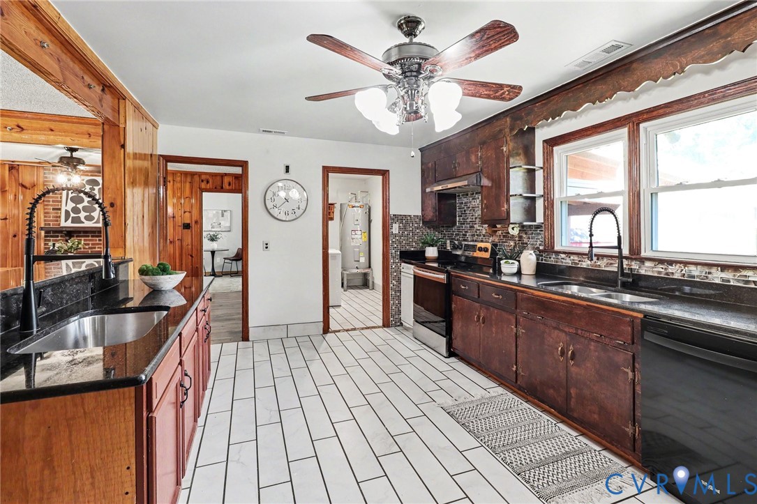 1100 Dotson Rd Property Photo 16