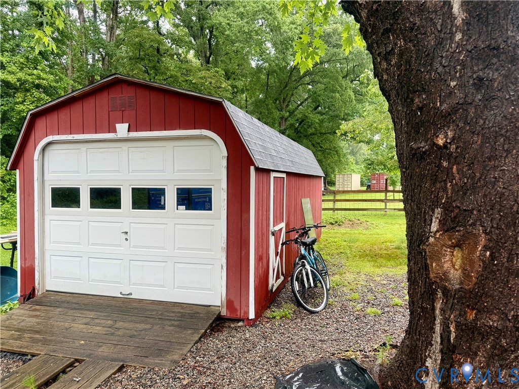 1100 Dotson Rd Property Photo 24