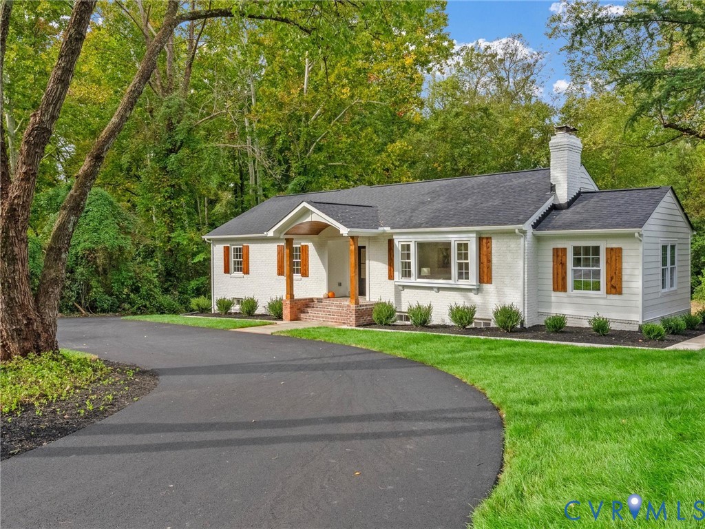 702 Westham Pky Property Photo 1