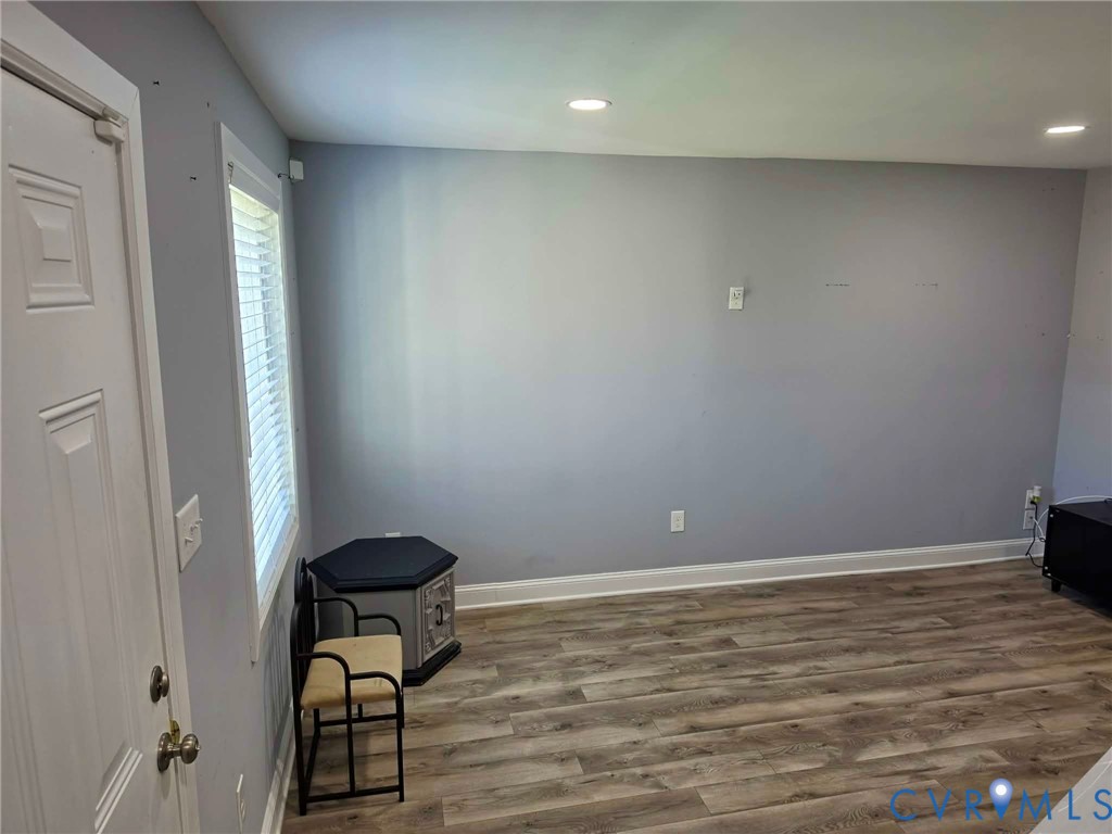 1351 Minefee St Property Photo 3