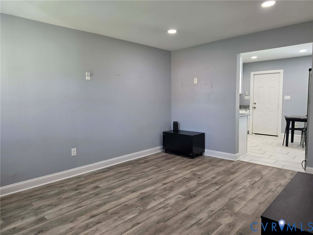 1351 Minefee St Property Photo 4