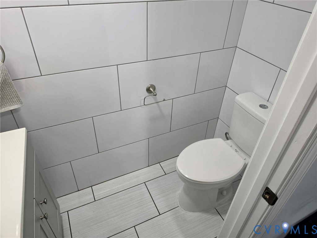 1351 Minefee St Property Photo 9