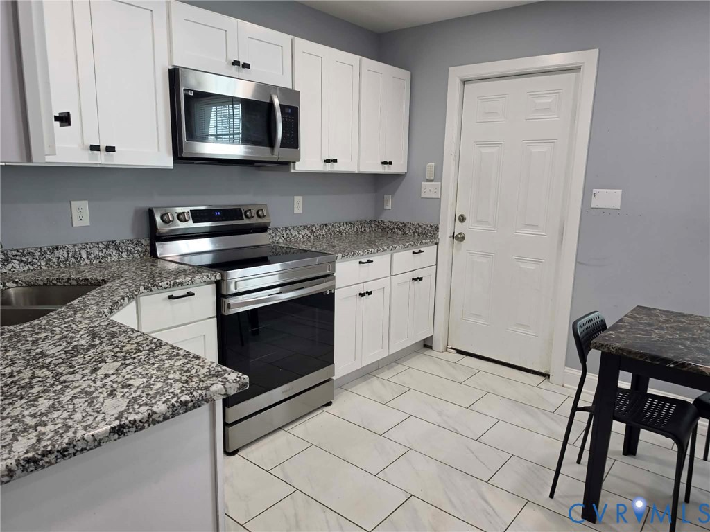 1351 Minefee St Property Photo 12