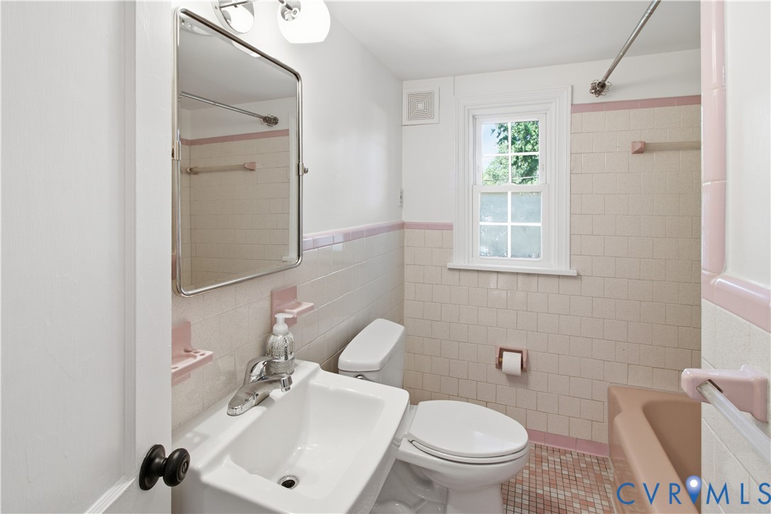 910 Greenway Ln Property Photo 22