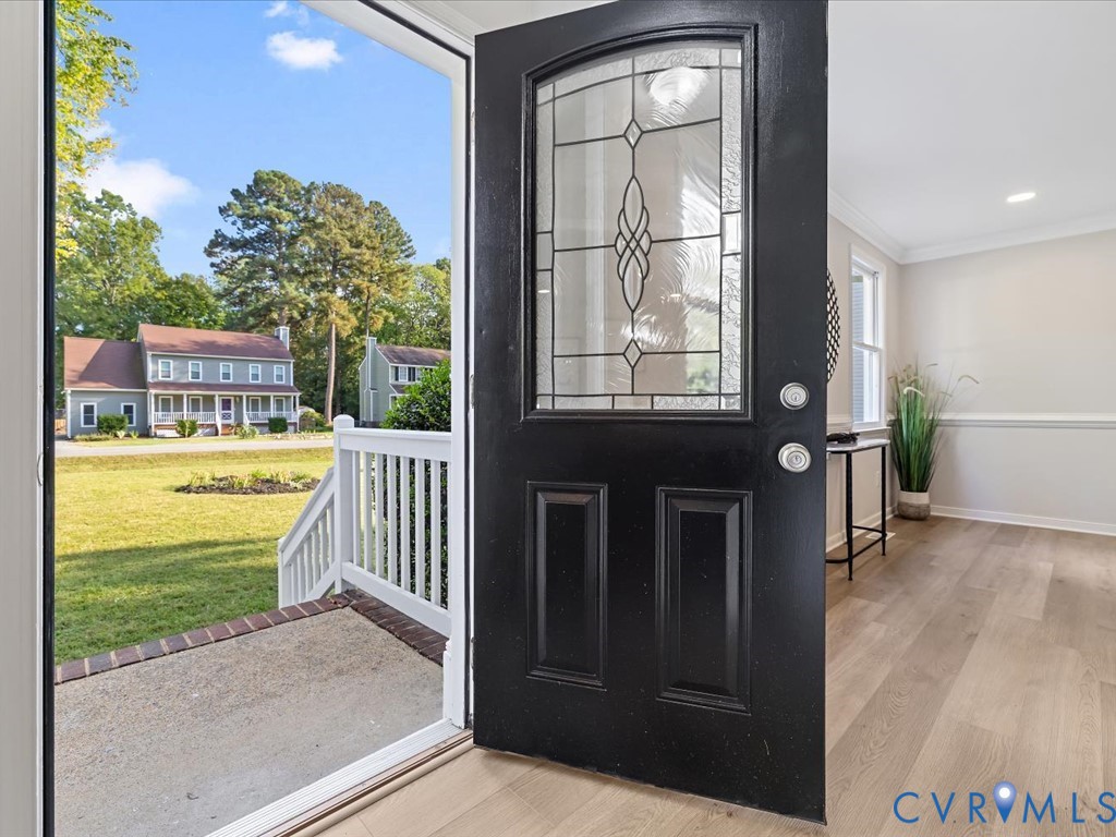 10167 Drawbridge Ct Property Photo 6