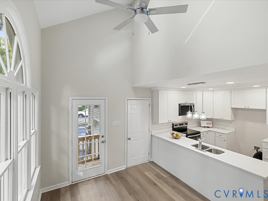 10167 Drawbridge Ct Property Photo 18