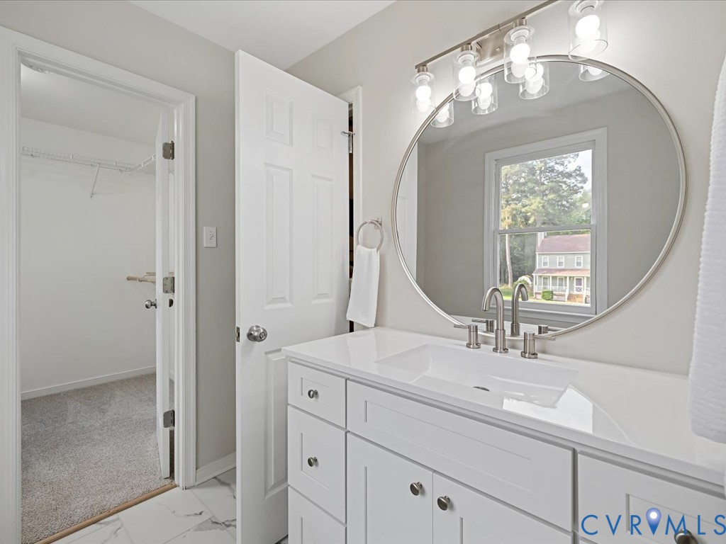 10167 Drawbridge Ct Property Photo 28