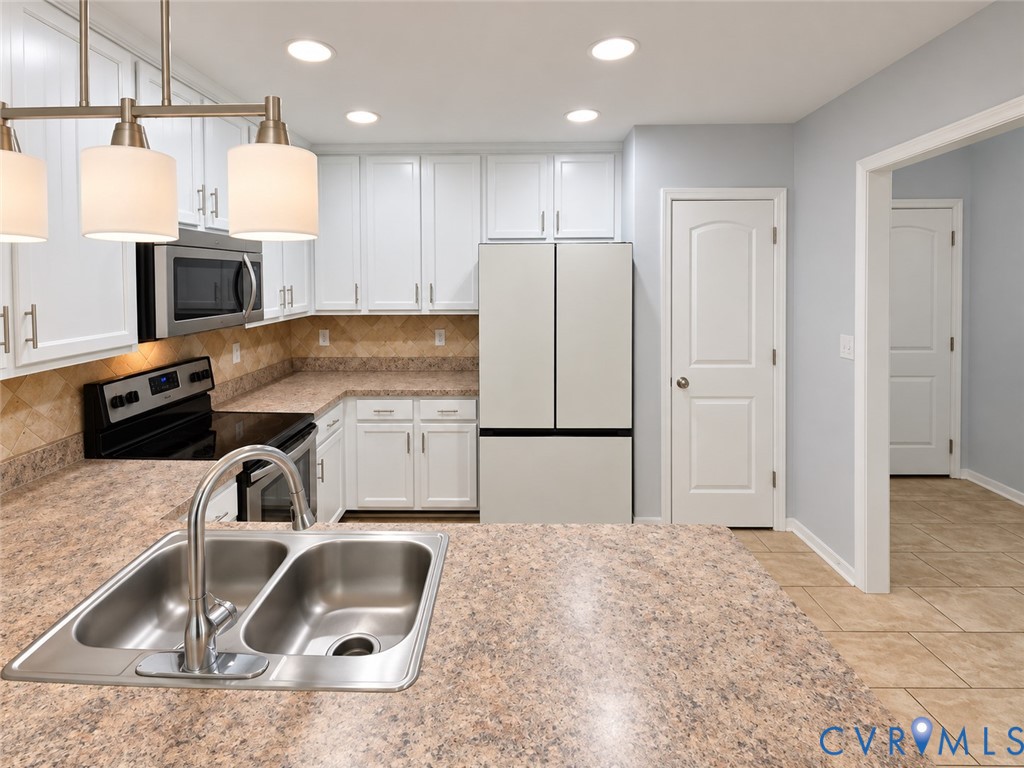 6413 Autumn Mist Way Property Photo 6
