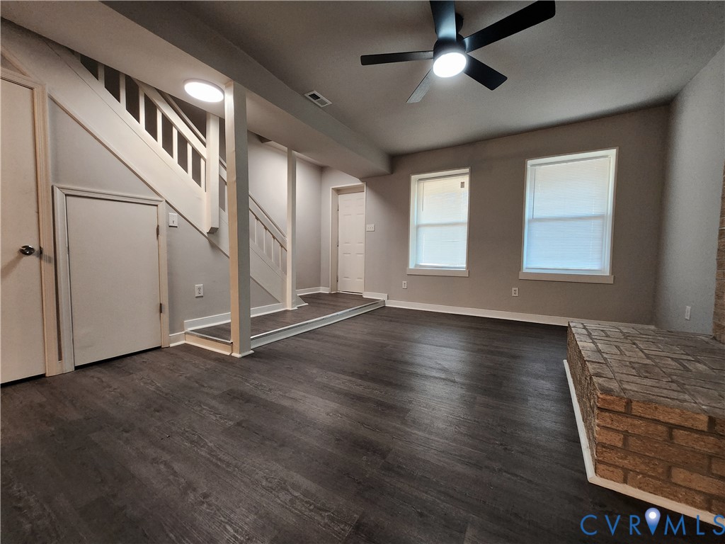2125 Bainbridge St Property Photo 3
