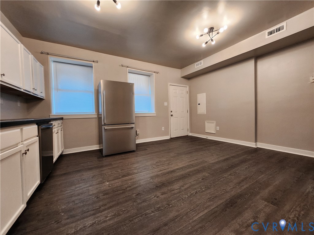 2125 Bainbridge St Property Photo 4