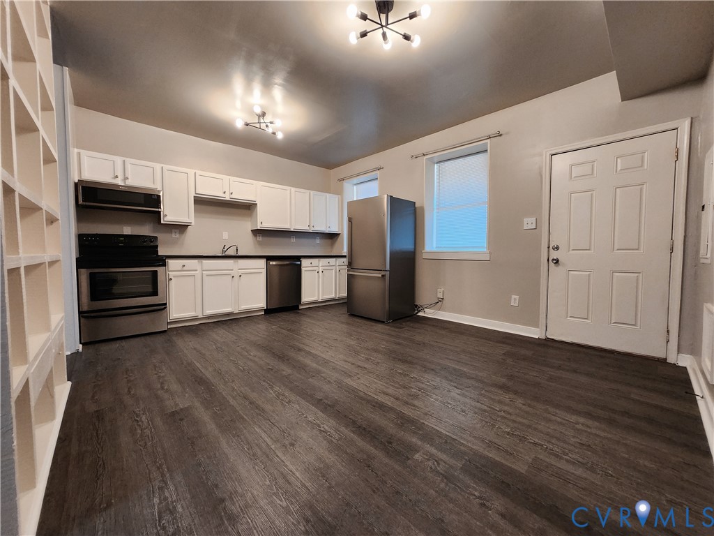 2125 Bainbridge St Property Photo 5