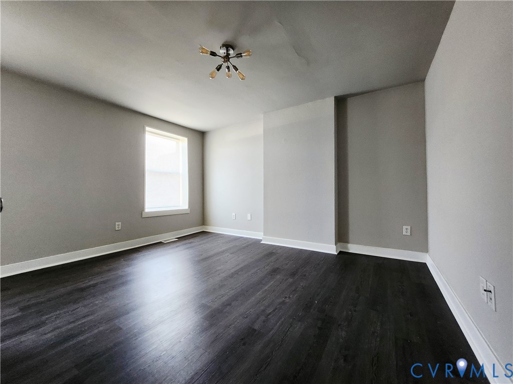 2125 Bainbridge St Property Photo 8