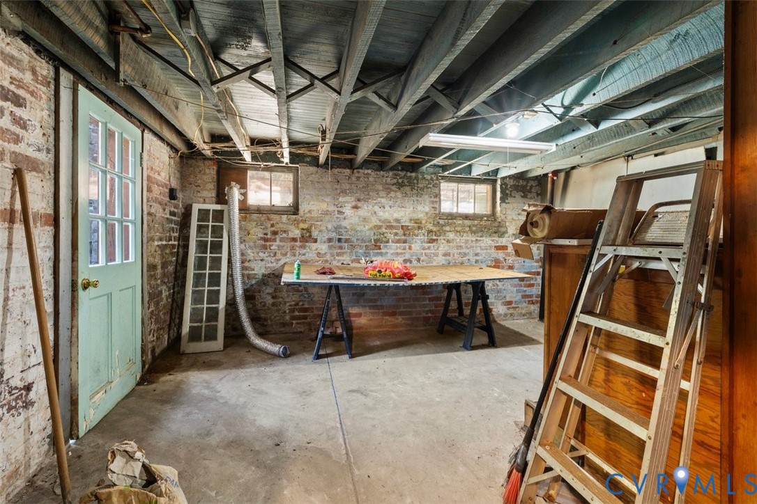 210 W Graham Rd Property Photo 26