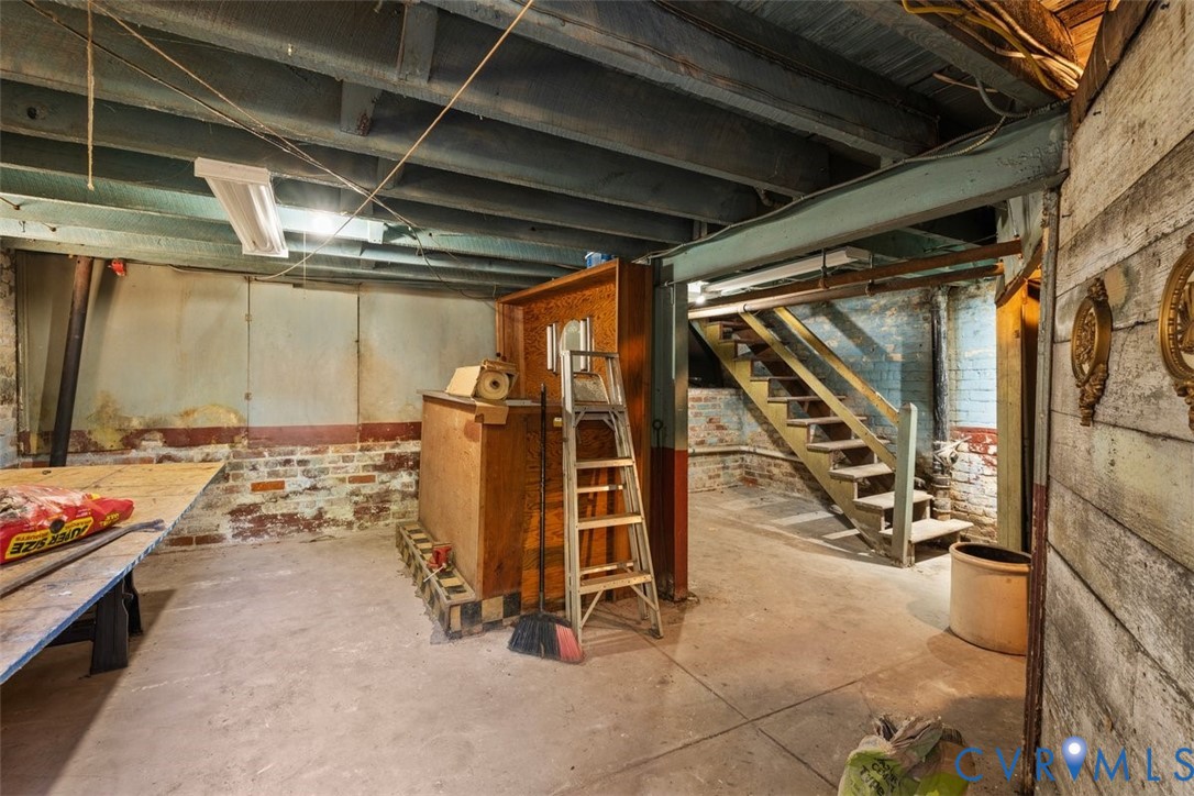 210 W Graham Rd Property Photo 27