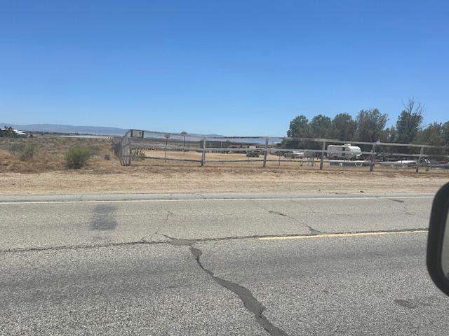 Rosamond Blvd Property Photo 15