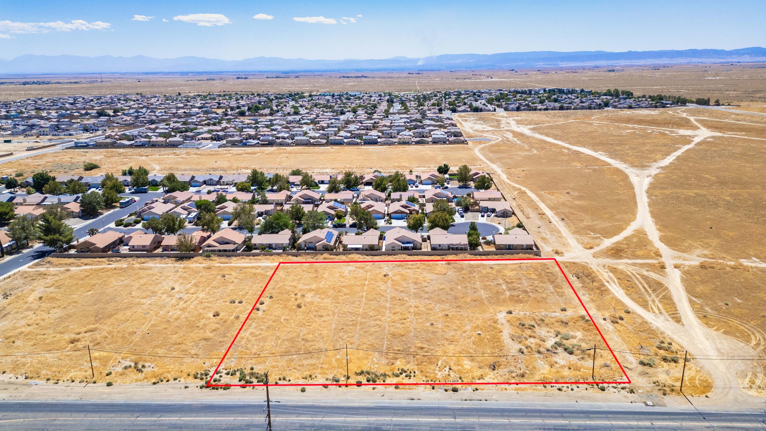 W Rosamond Boulevard Property Photo 1