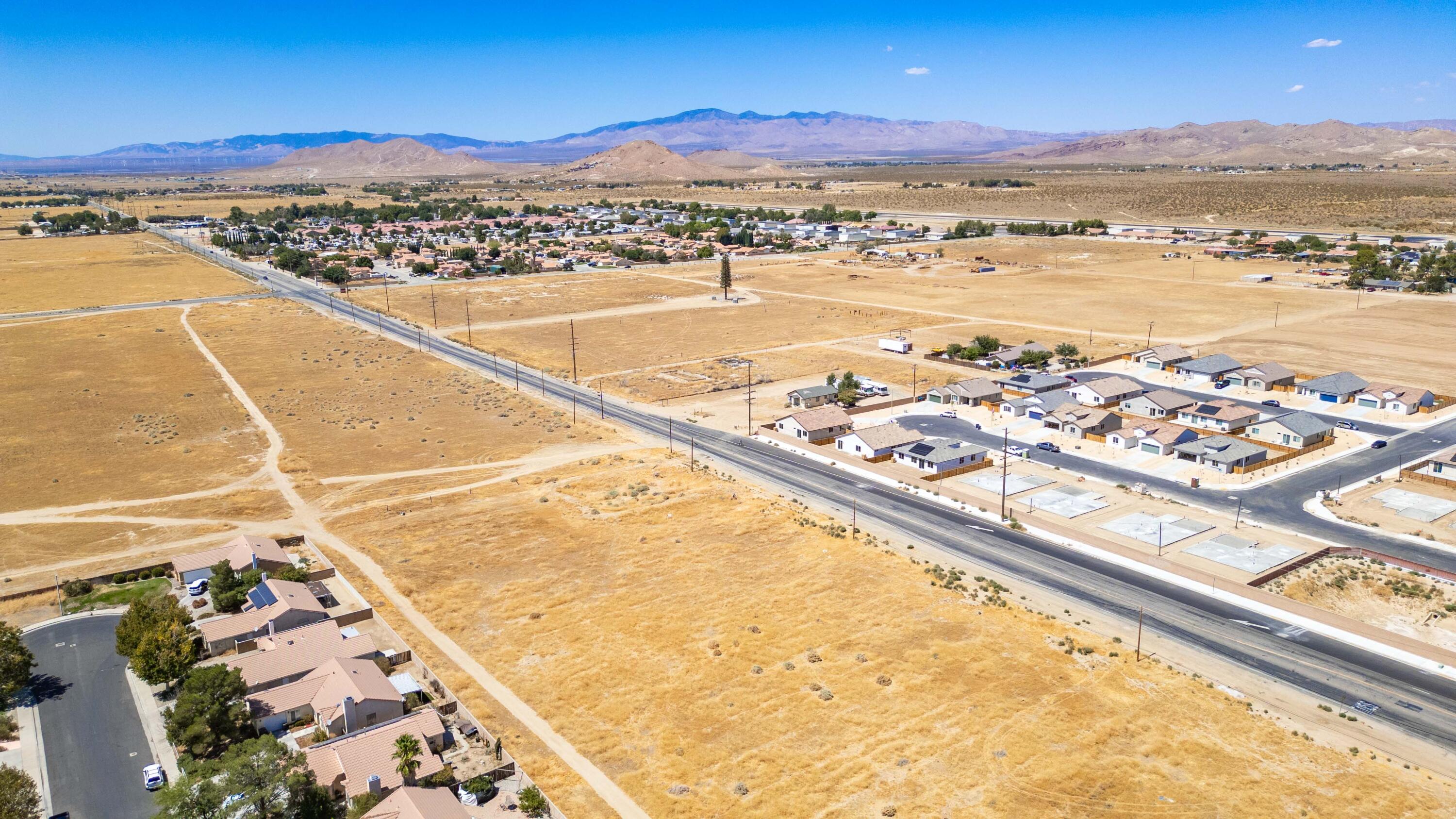 W Rosamond Boulevard Property Photo 10