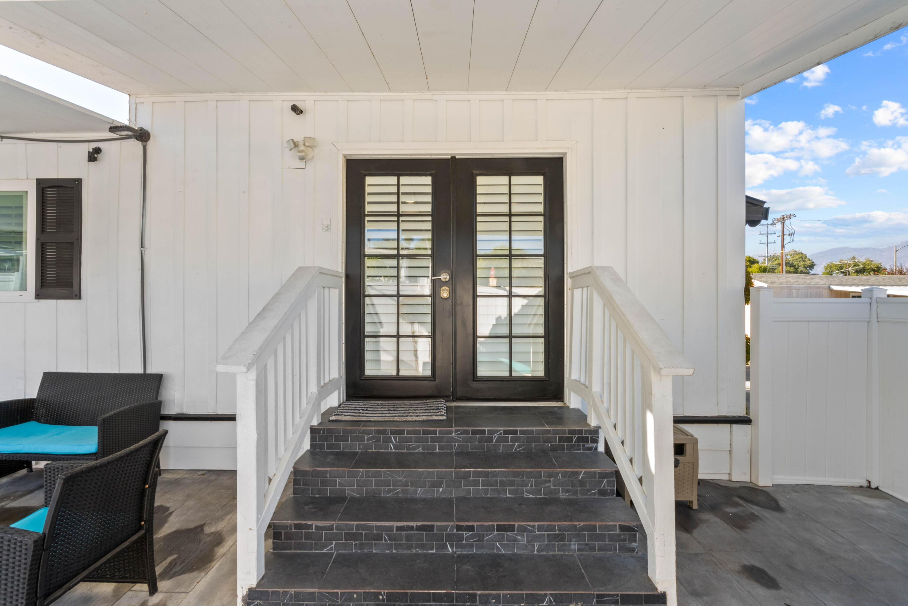 10965 Glenoaks Boulevard, 61 Property Photo 8