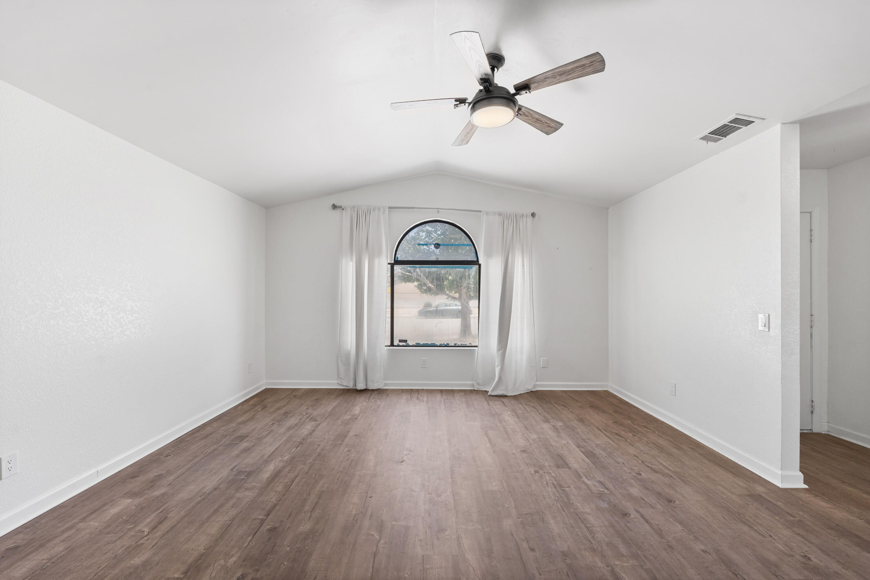 2309 Thistle Street Property Photo 2
