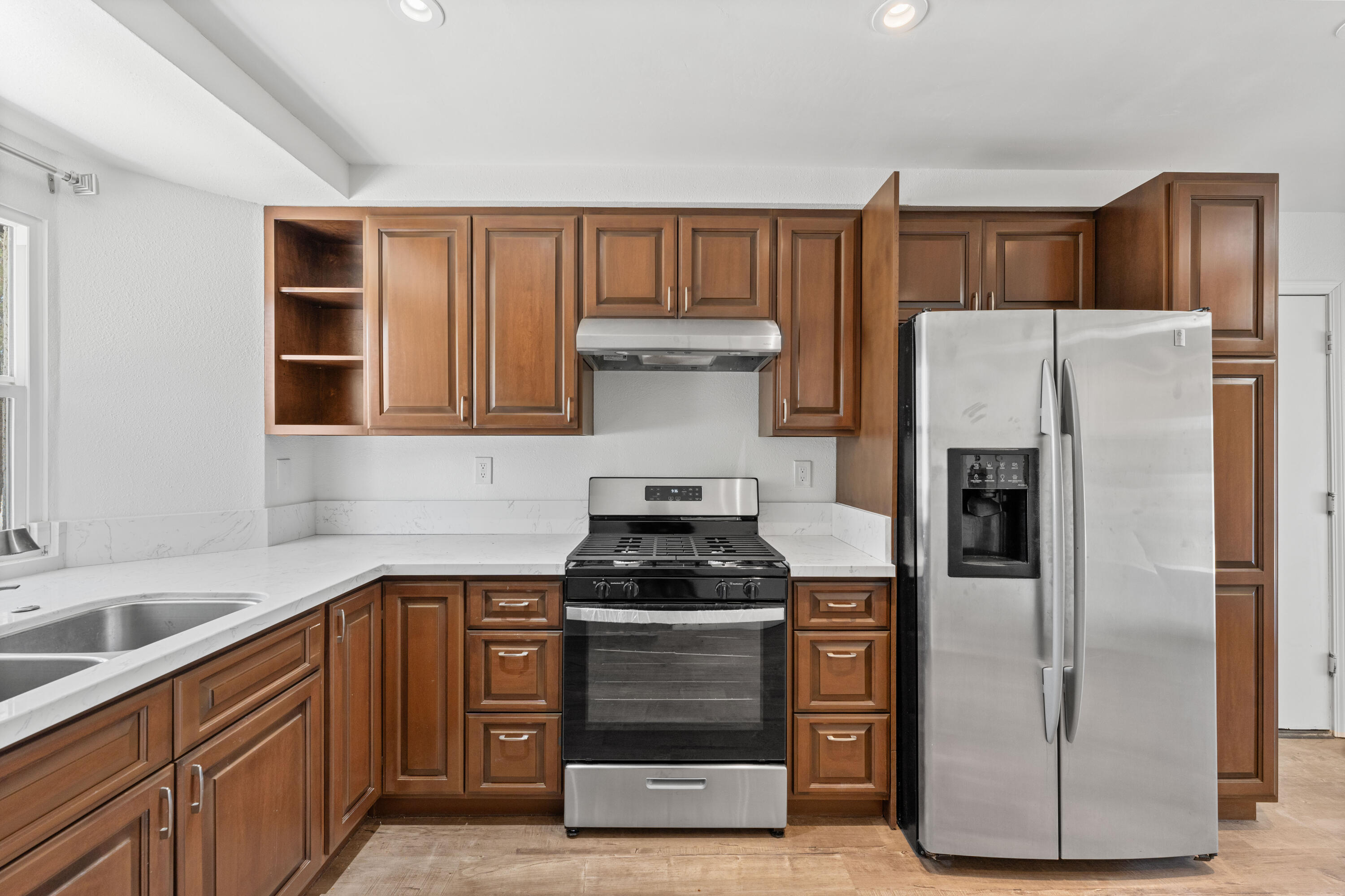 2309 Thistle Street Property Photo 4