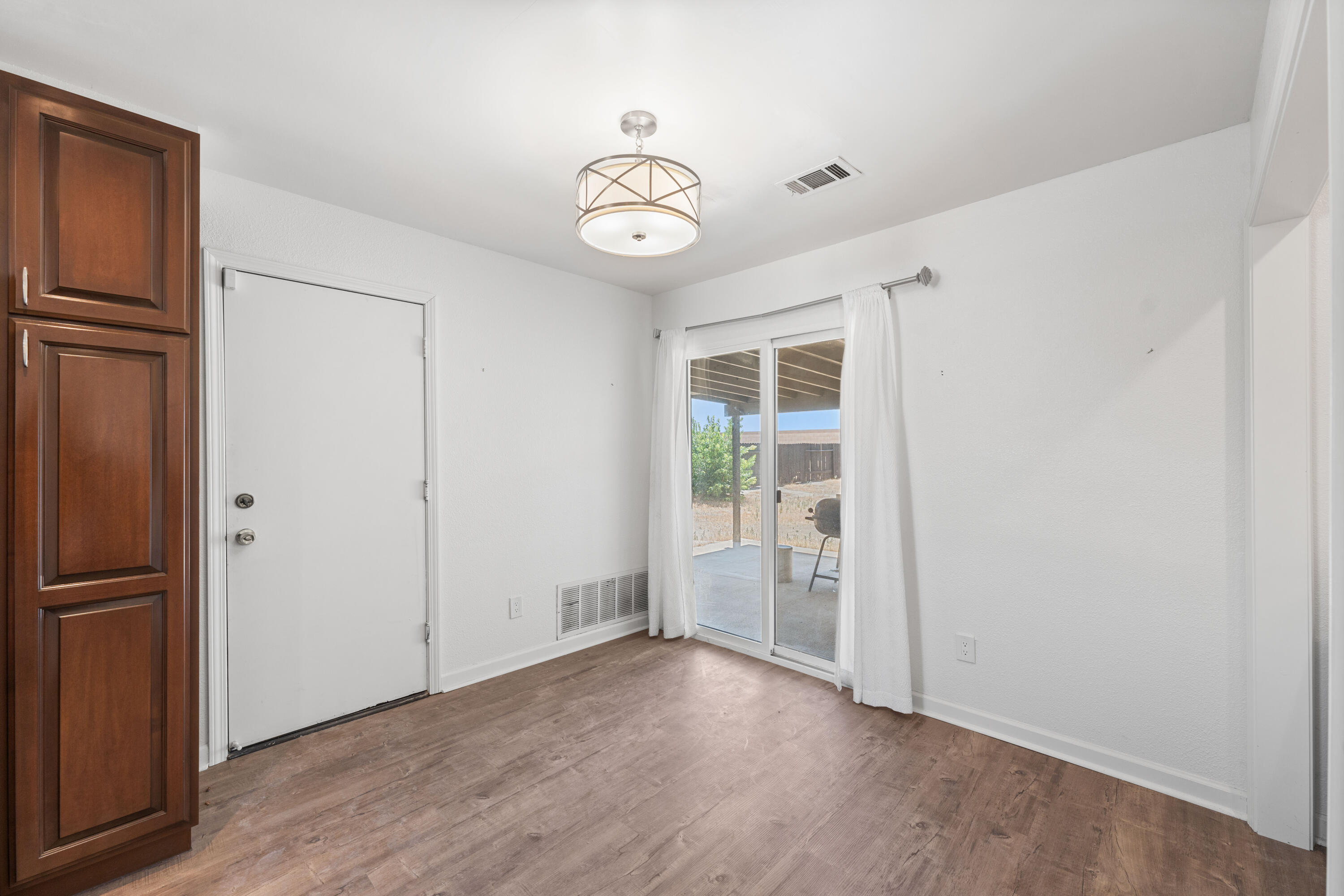 2309 Thistle Street Property Photo 7