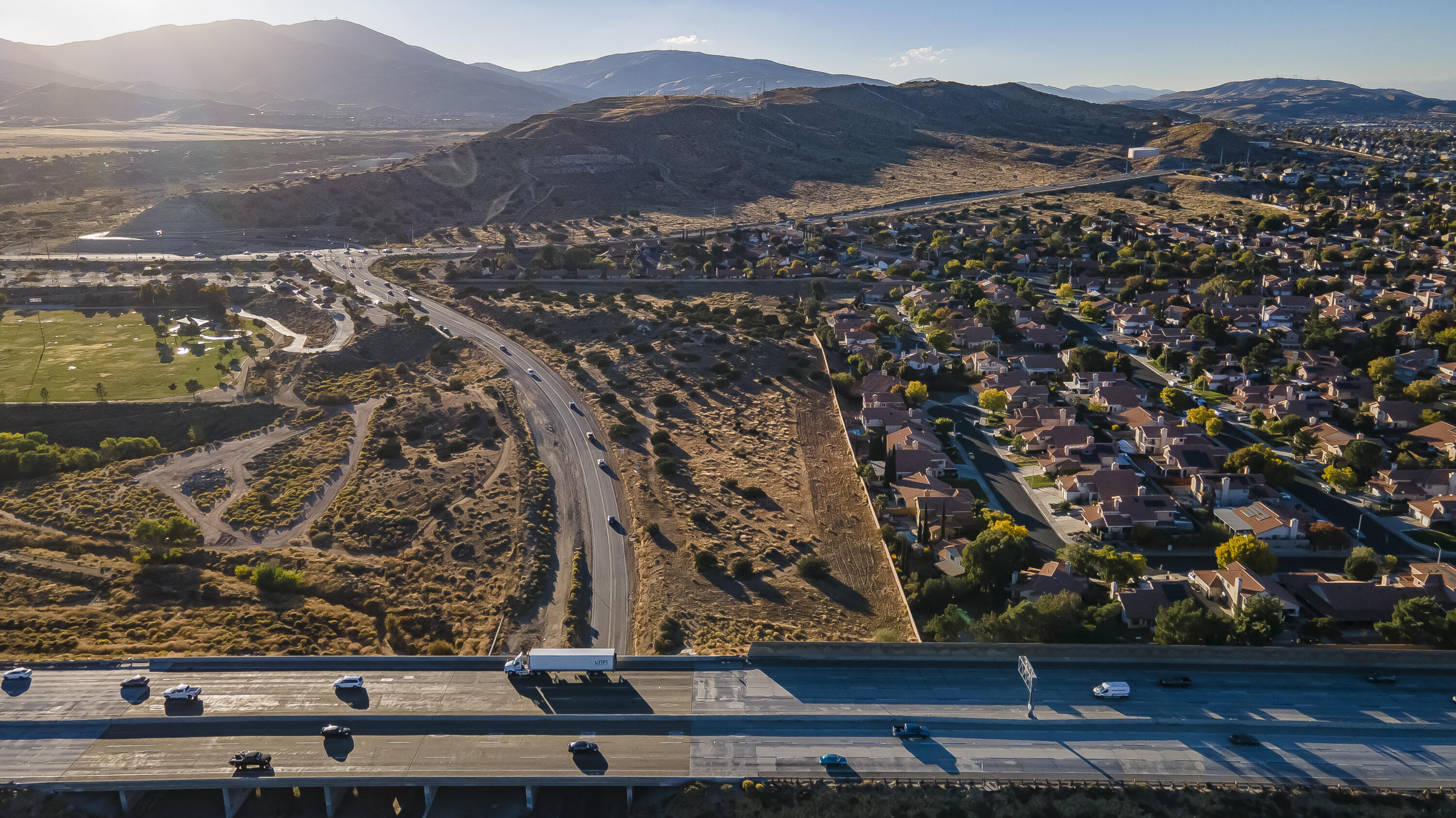 Av Freeway And Rayburn Property Photo 2