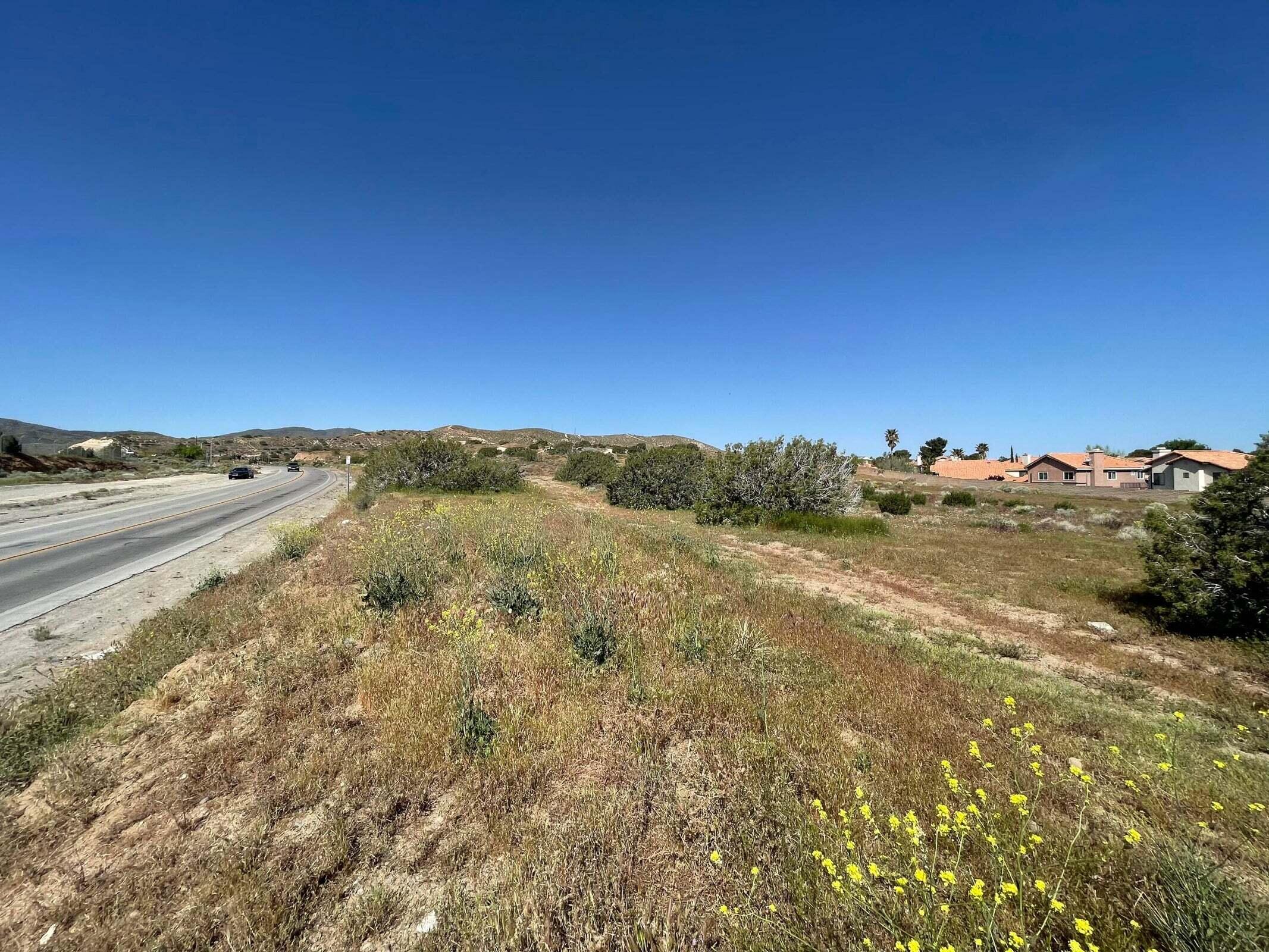 Av Freeway And Rayburn Property Photo 12