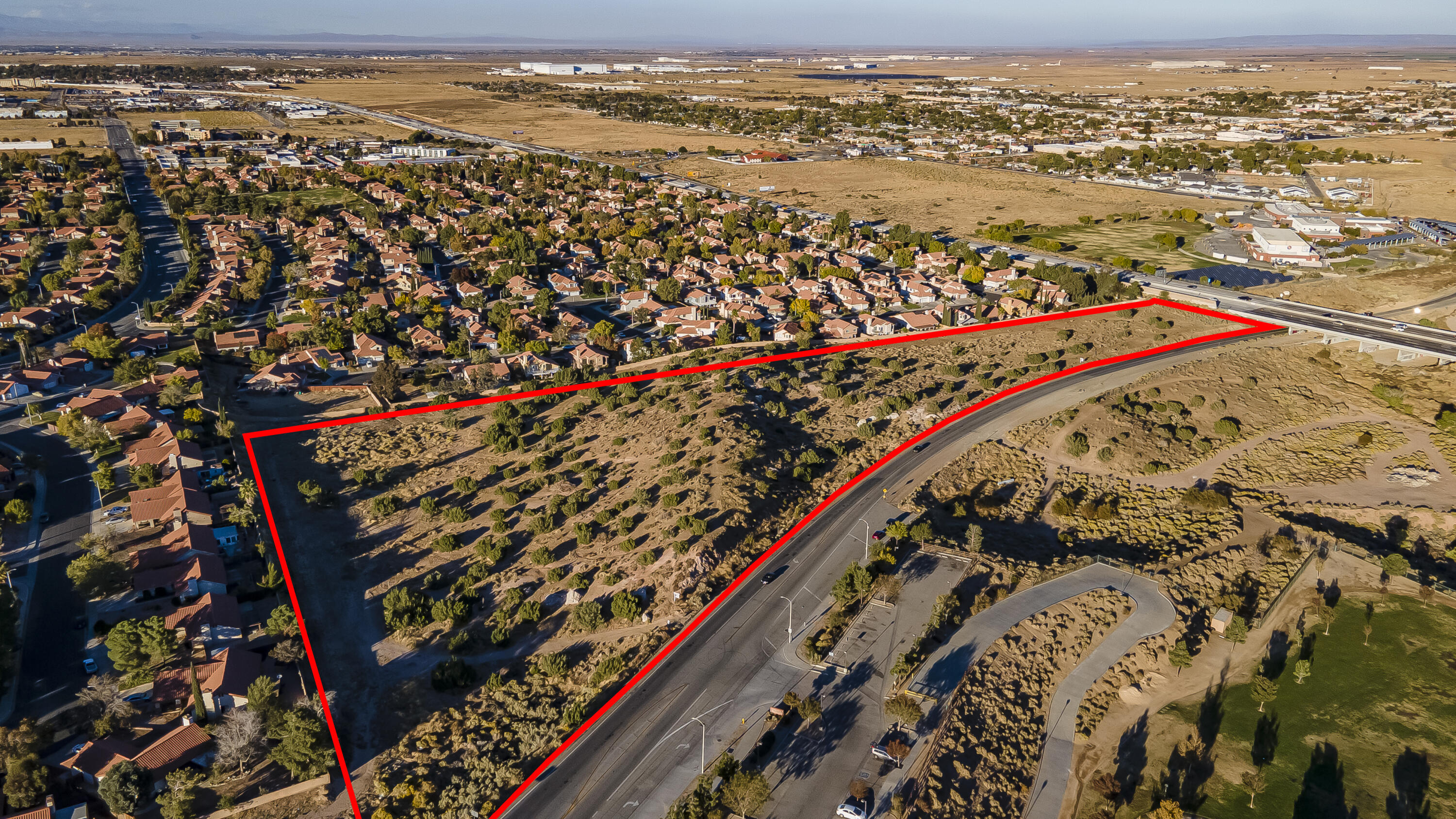 Av Freeway And Rayburn Property Photo 14
