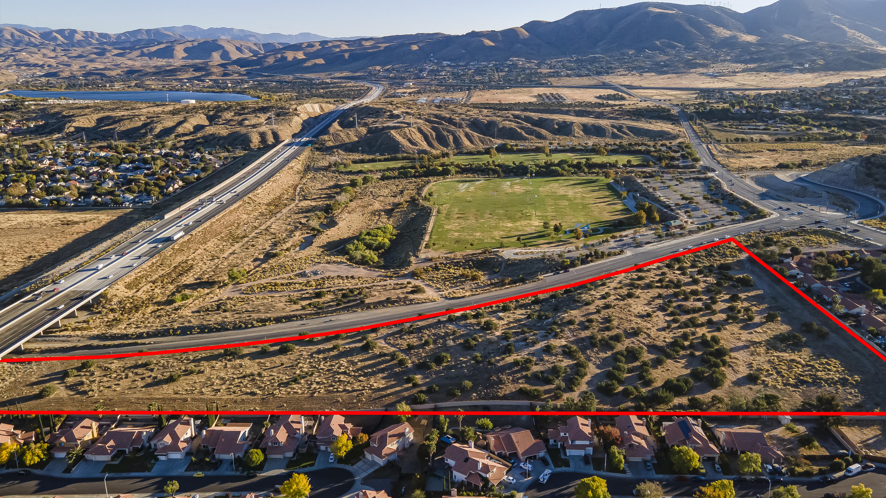 Av Freeway And Rayburn Property Photo 17