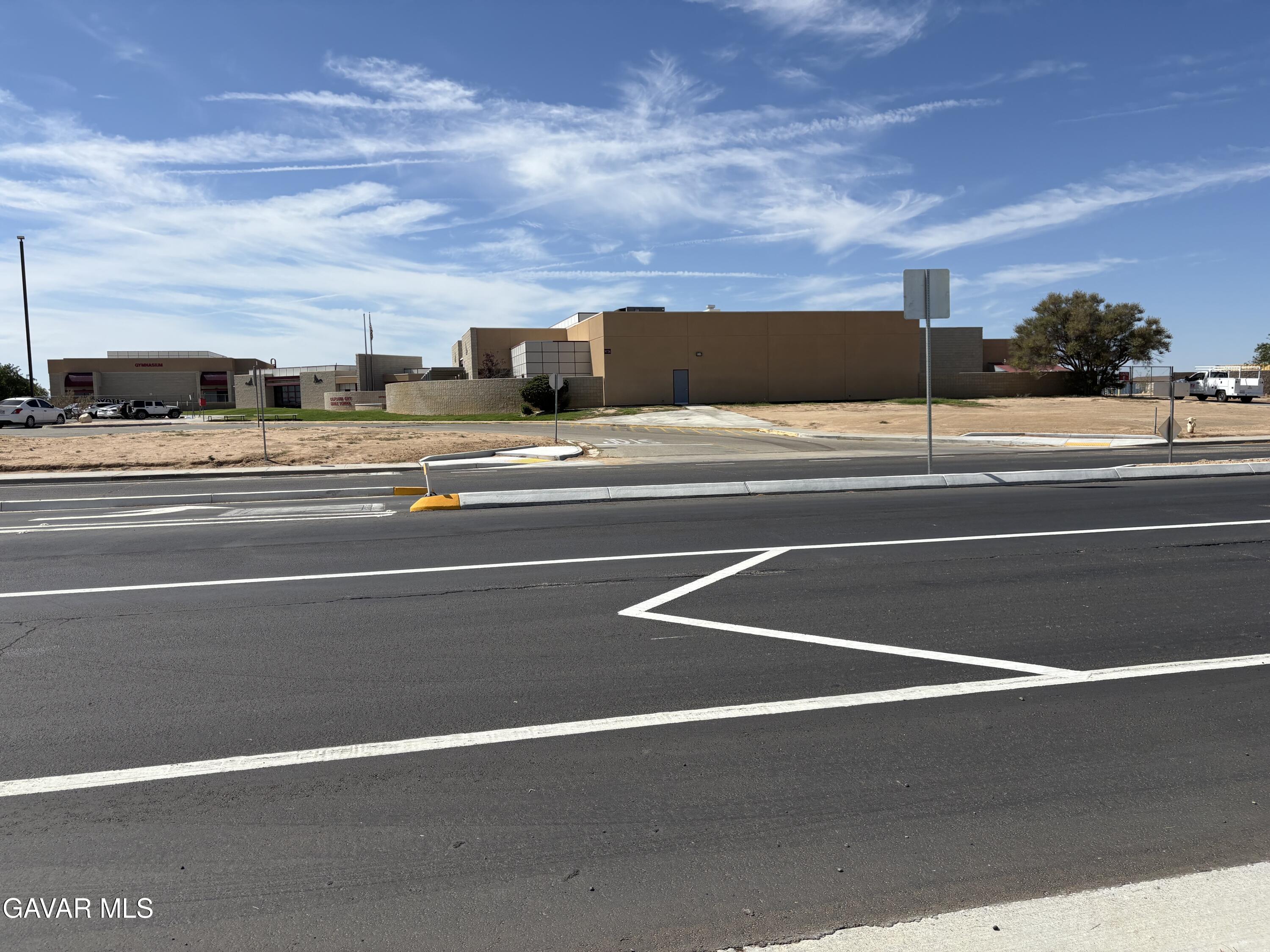 Redwood Boulevard Property Photo 4