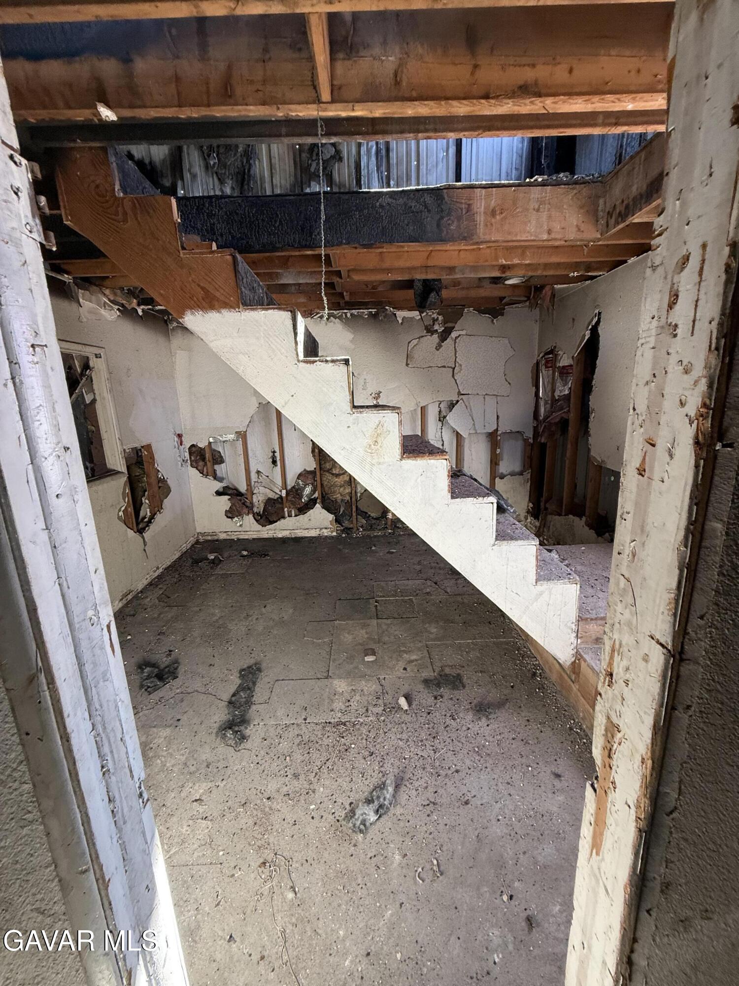 141 W J5 Avenue Property Photo 6