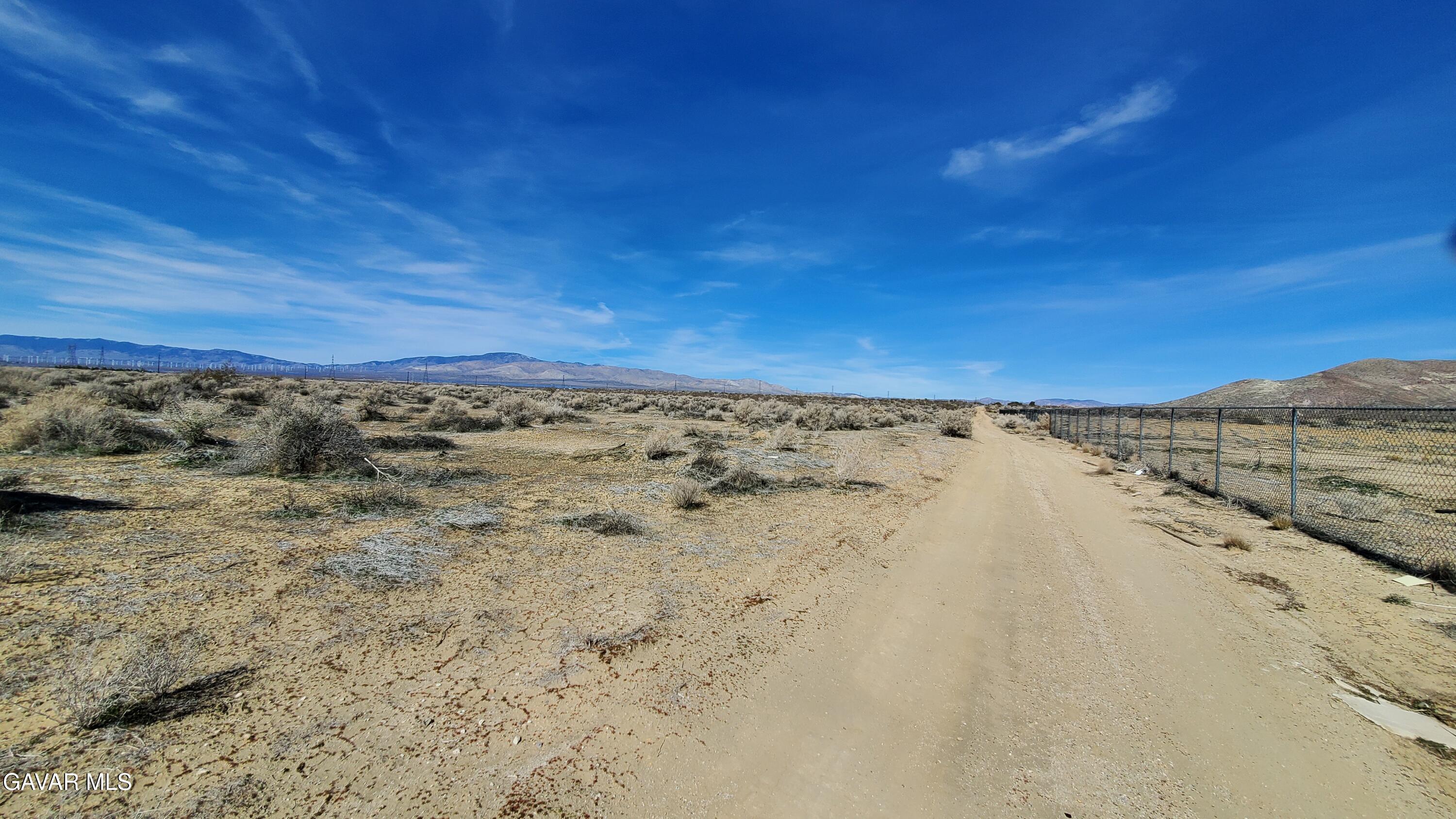Rosamond Blvd & Kildeer St Property Photo 18