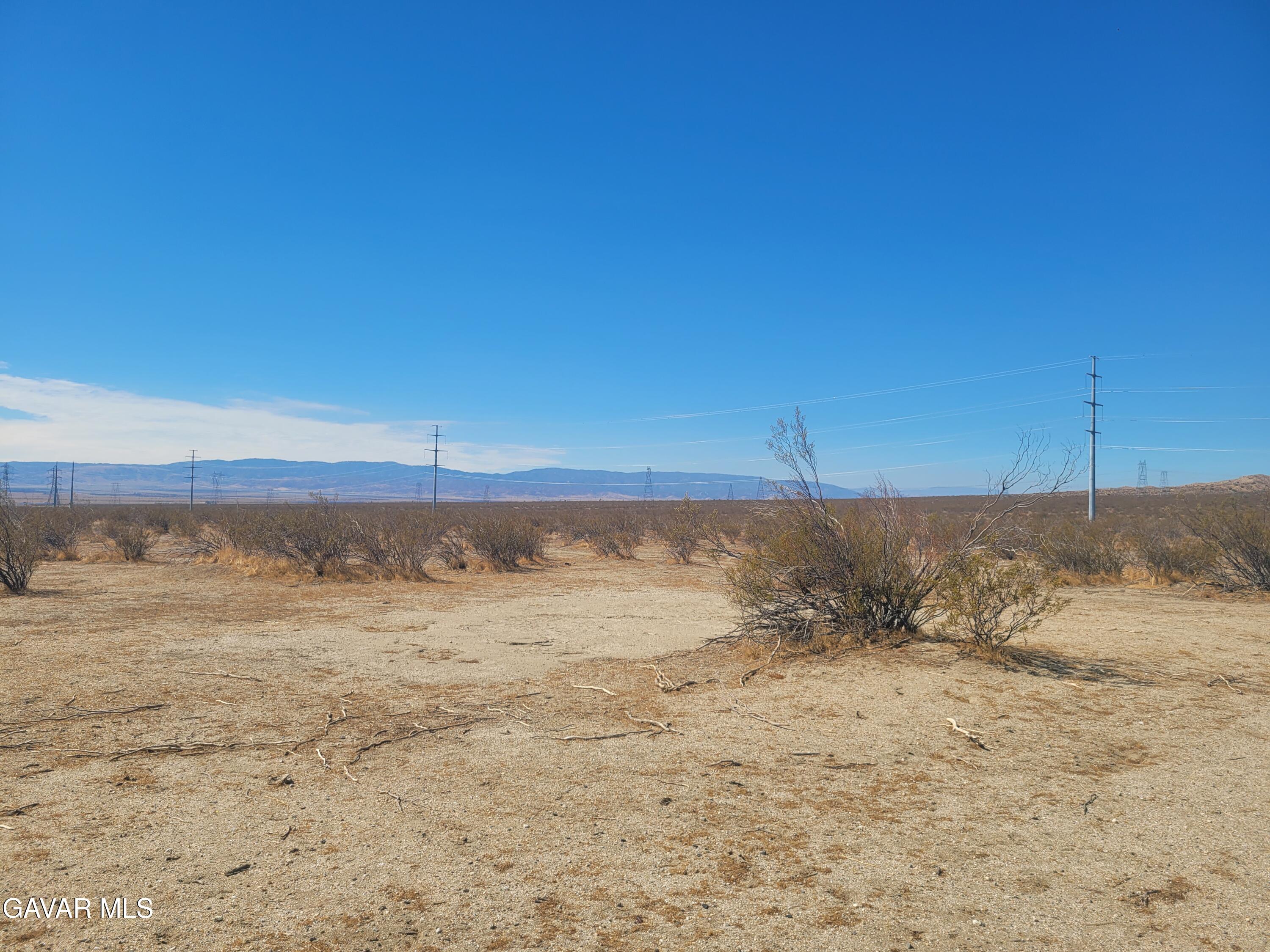 W Rosamond Blvd /170th St W Property Photo 7