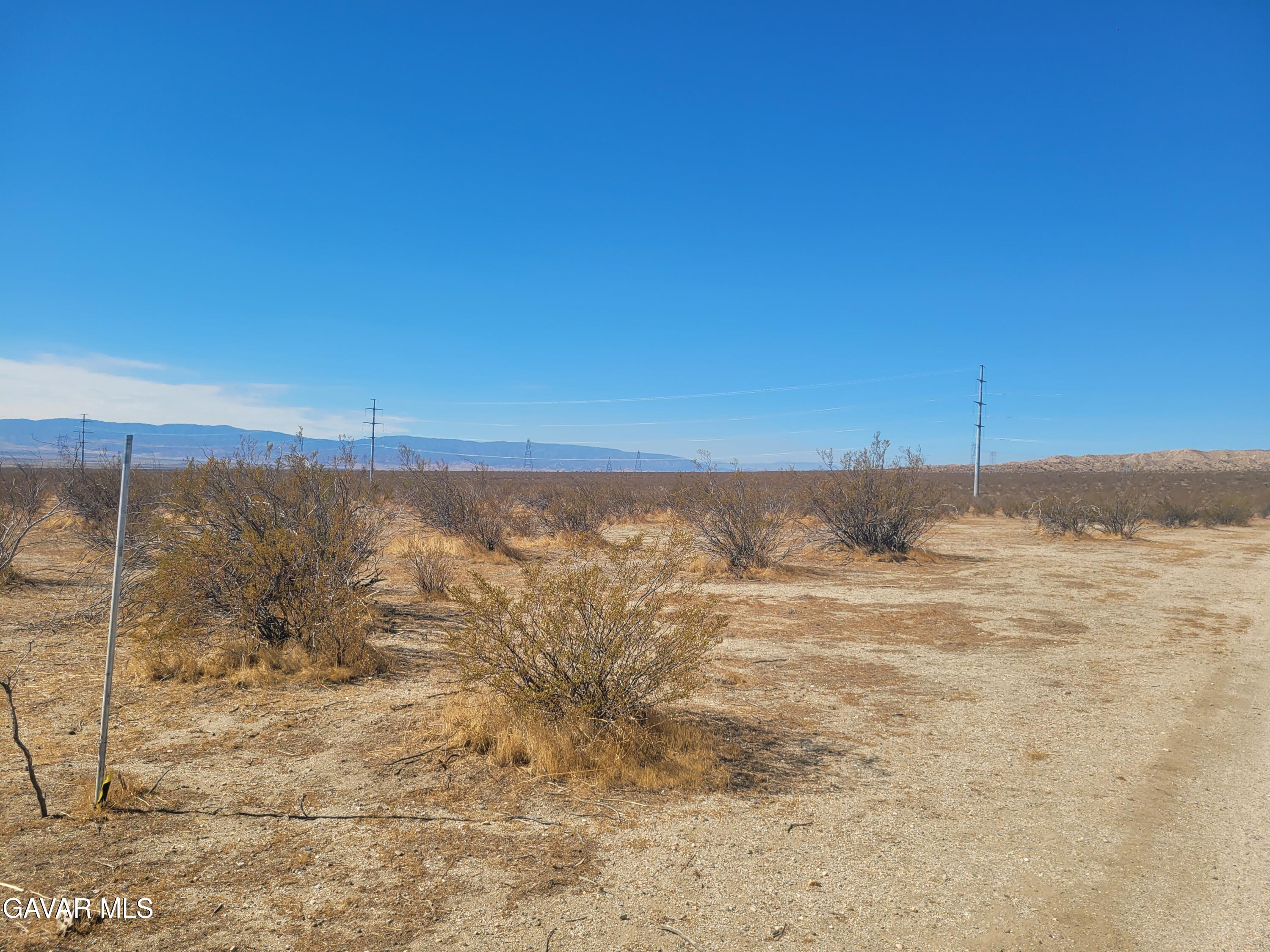 W Rosamond Blvd /170th St W Property Photo 8