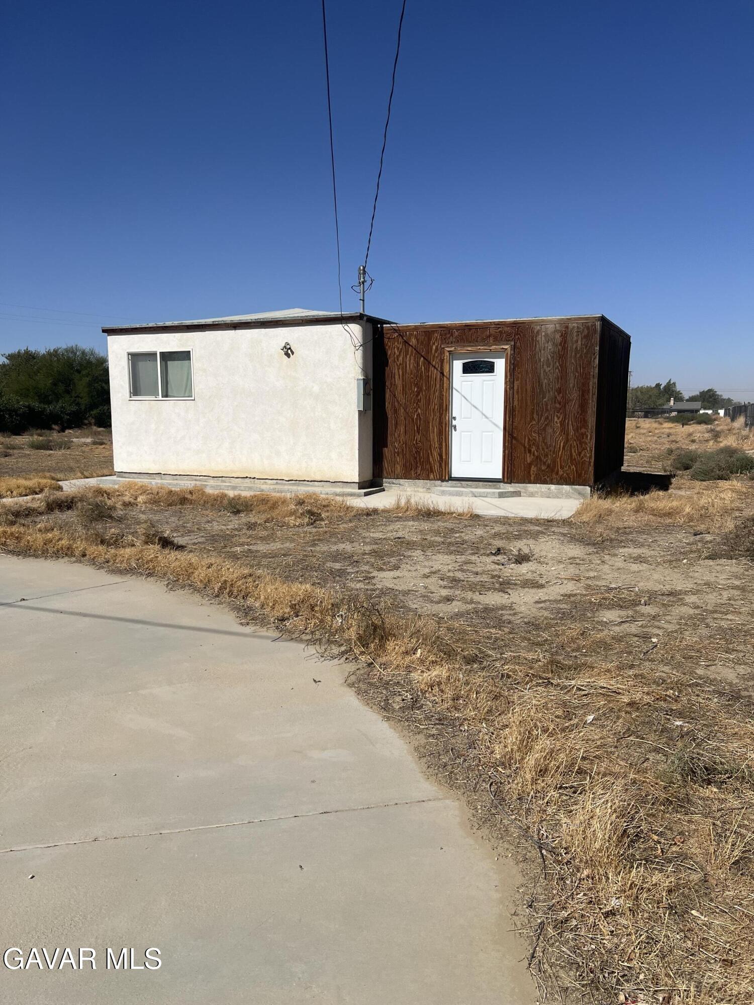 9241 E Avenue R14 Property Photo 2