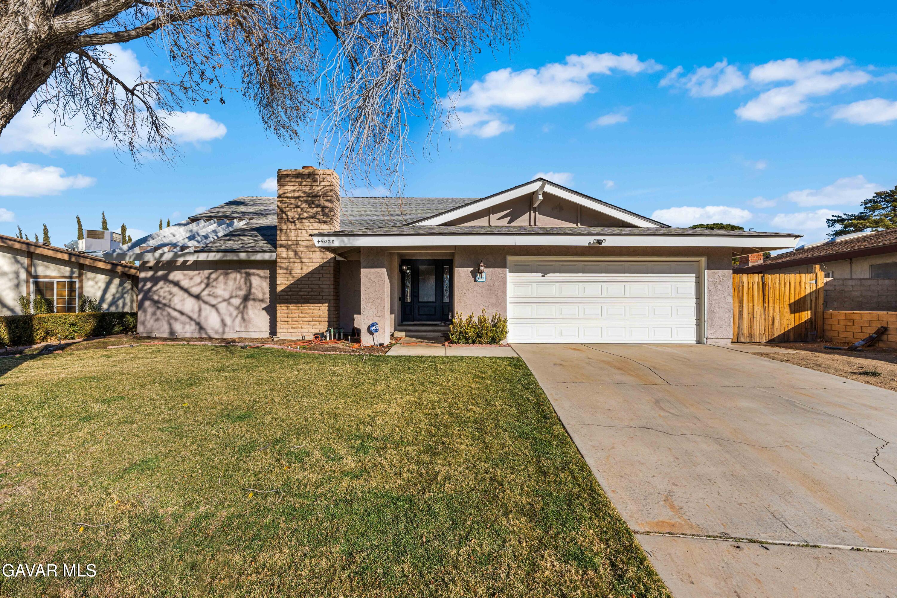 44028 Halcom Avenue Property Photo 1