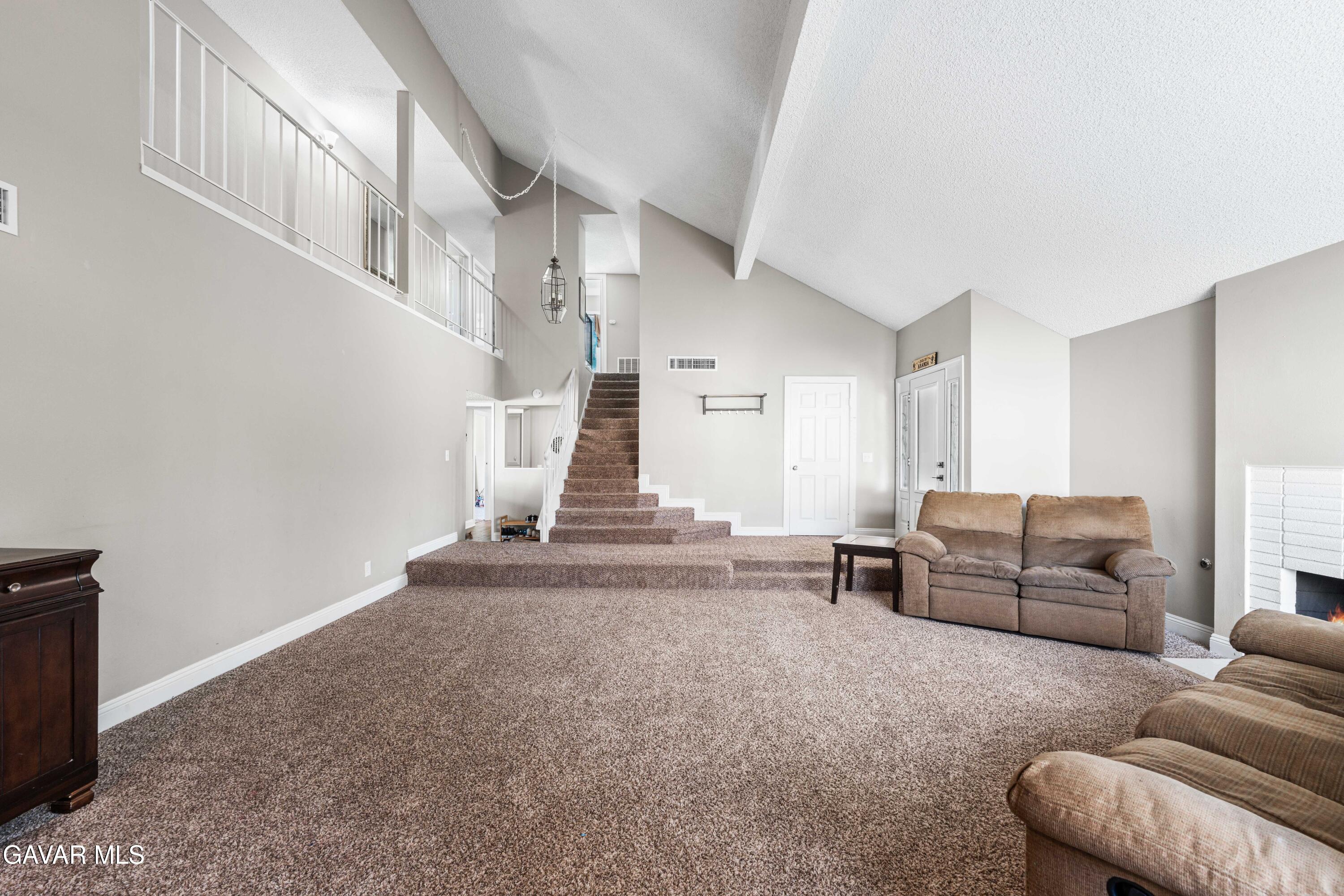 44028 Halcom Avenue Property Photo 4