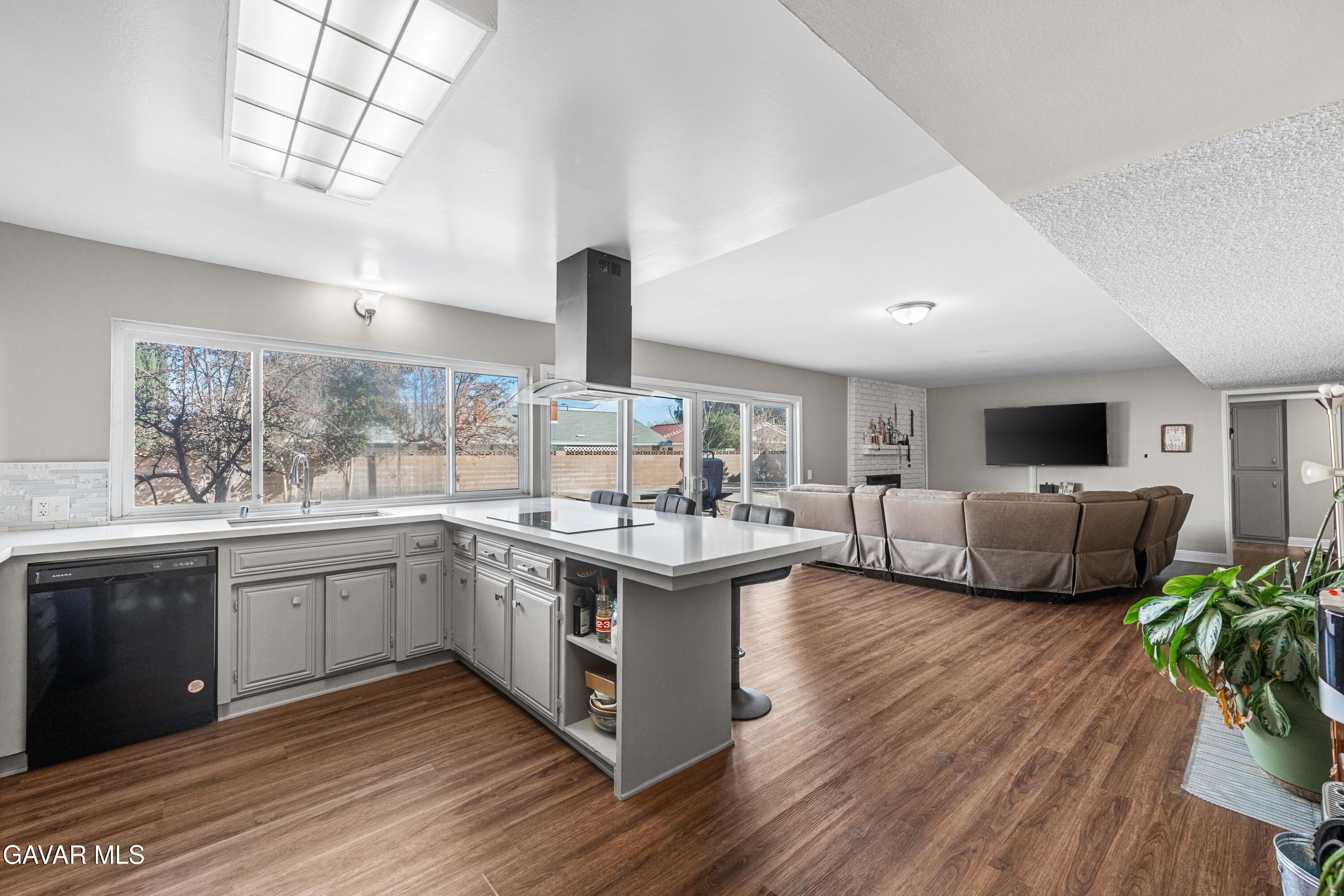 44028 Halcom Avenue Property Photo 7