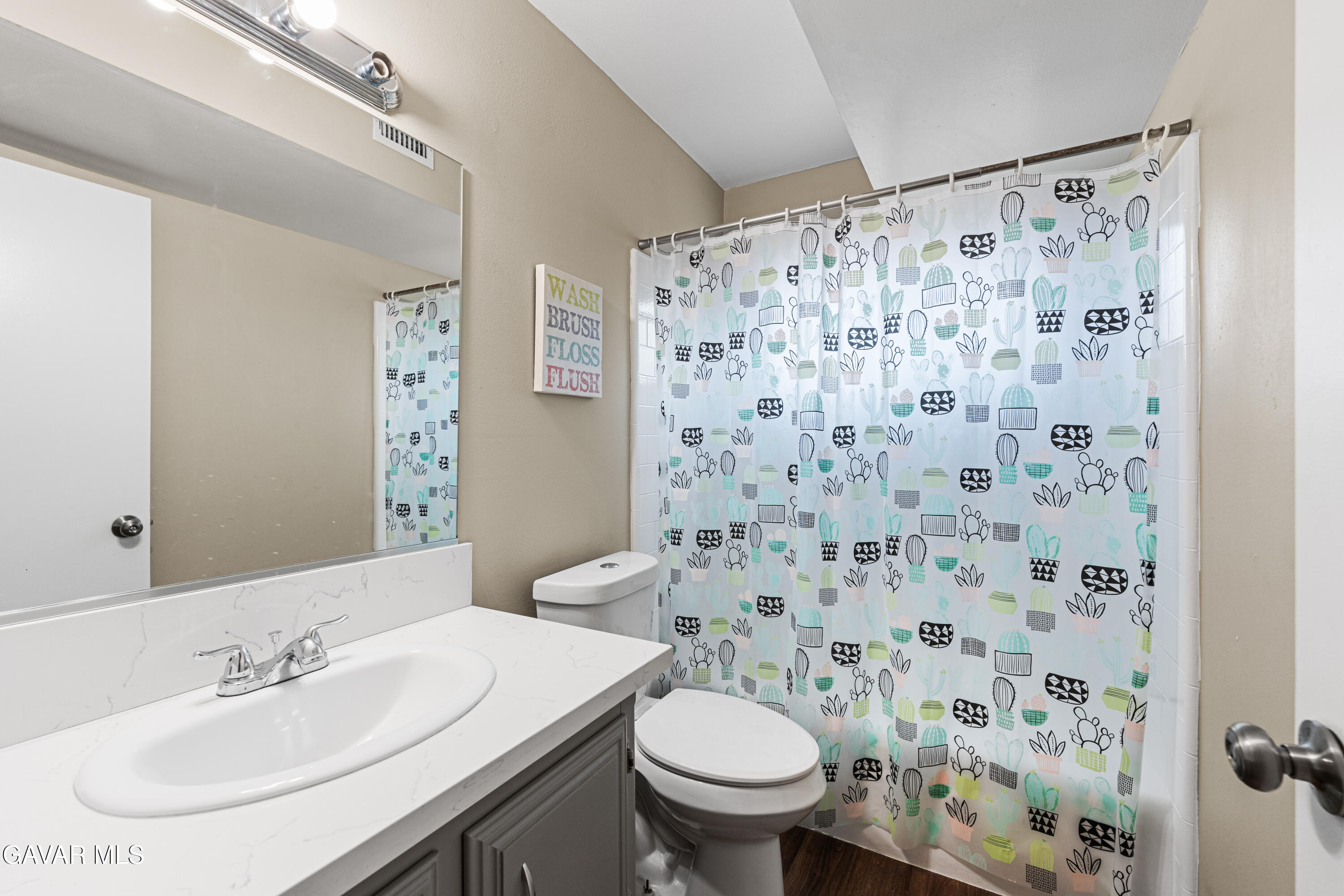 44028 Halcom Avenue Property Photo 15