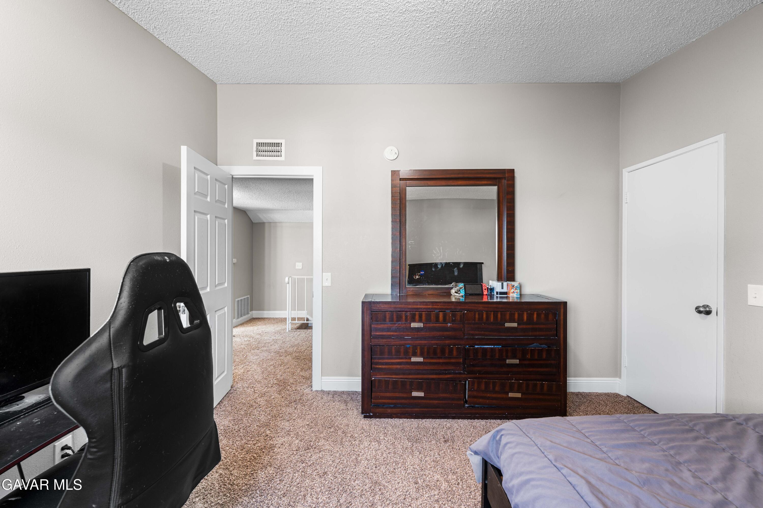 44028 Halcom Avenue Property Photo 18